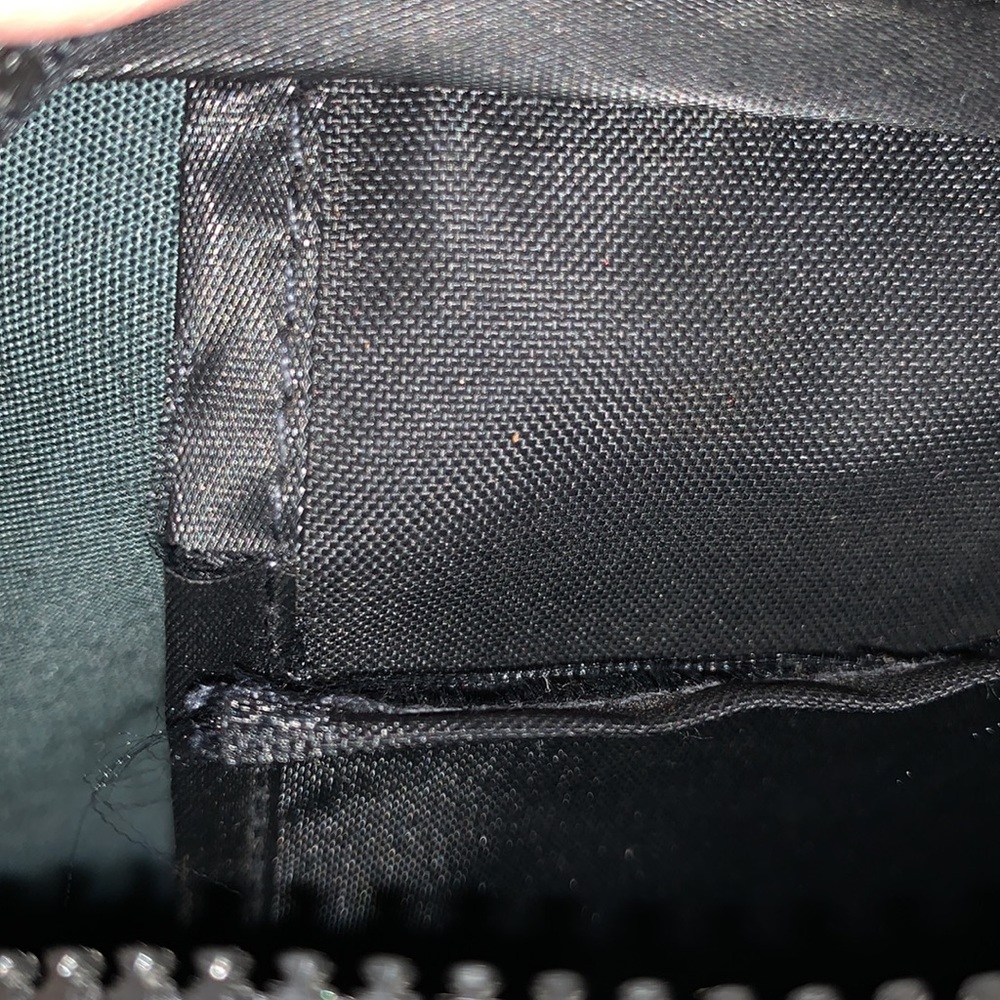Chemise Lacoste Toiletry Bag - Picture 7 of 8